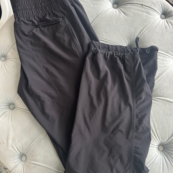 Athleta Pants - Athleta nylon joggers